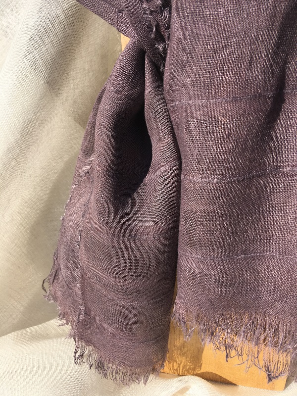 detail foulard violet-gris victor Peregreen