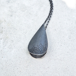 Pendentif-Goutte-dentelle-noir-Quinchez-b1
