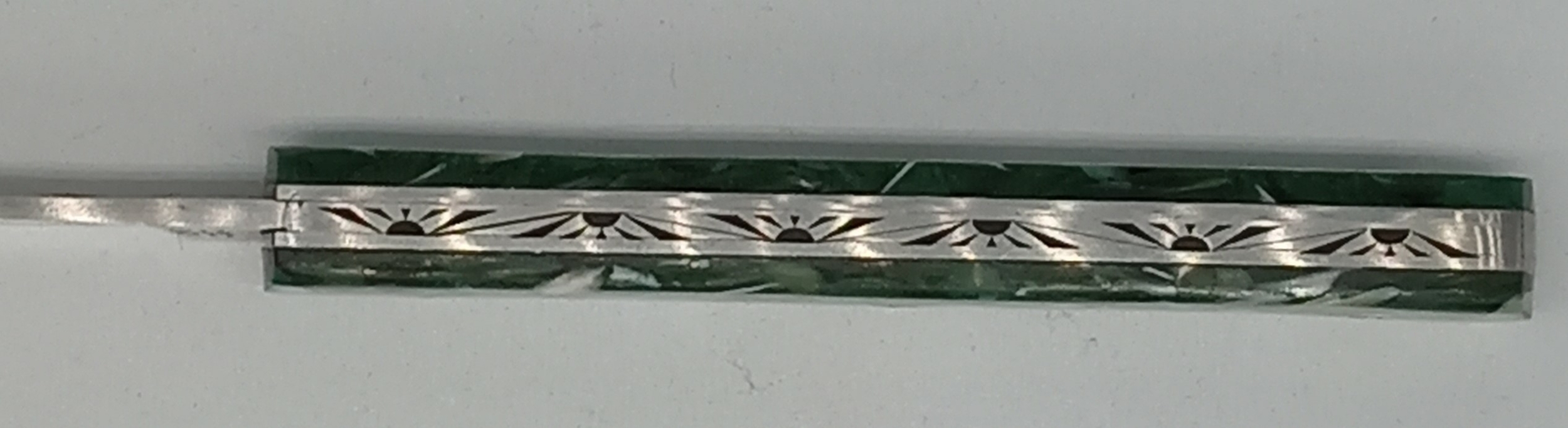 2020 Pearl horn vert (corne zébu et résine) guillochage