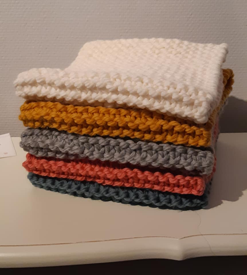 Tour de cou en FIRE de LANG YARNS