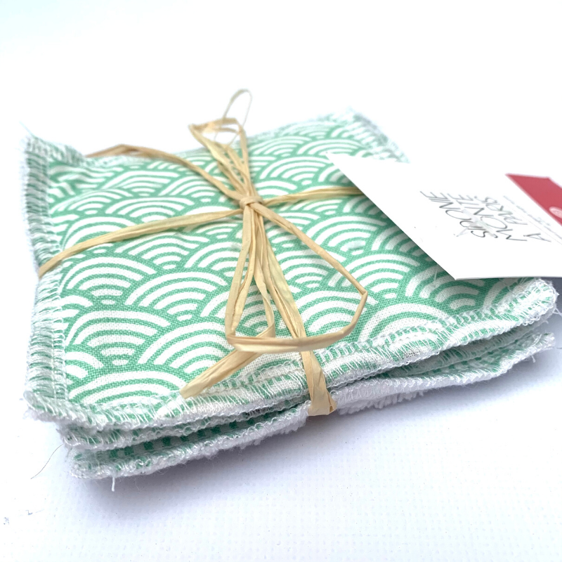vert-vague-motif-lingette-bambou-oeko-tex-savonnerie-des-eaux-chaudes