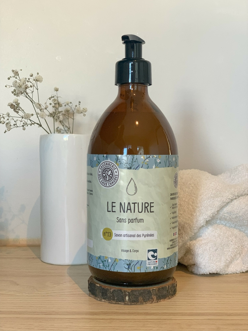 Savon liquide Le Nature 500 ml en verre rechargeable Visage et Corps — free download