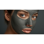 masque dargile gris noir sur visage de femme