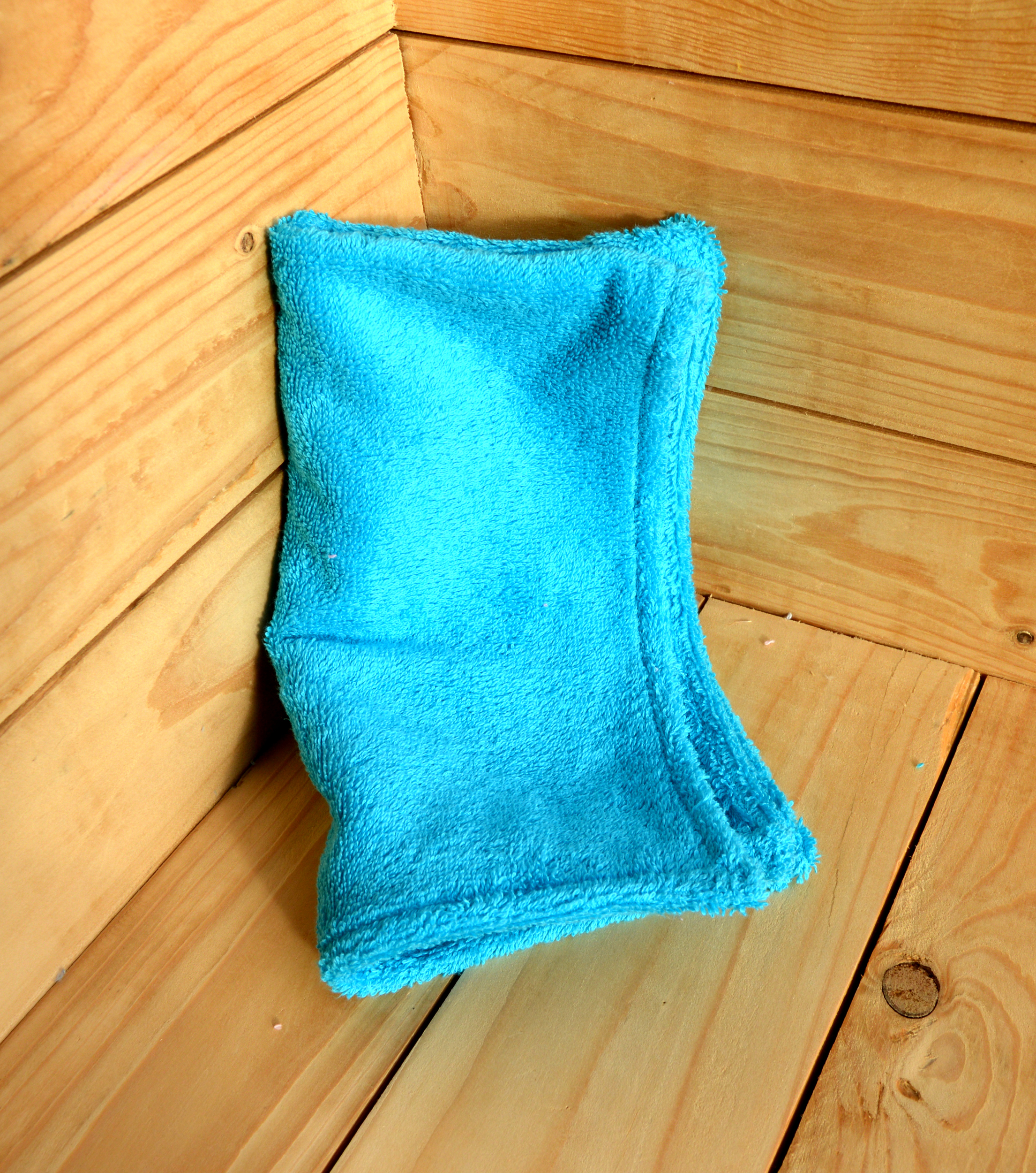 Turquoise petite serviette 2