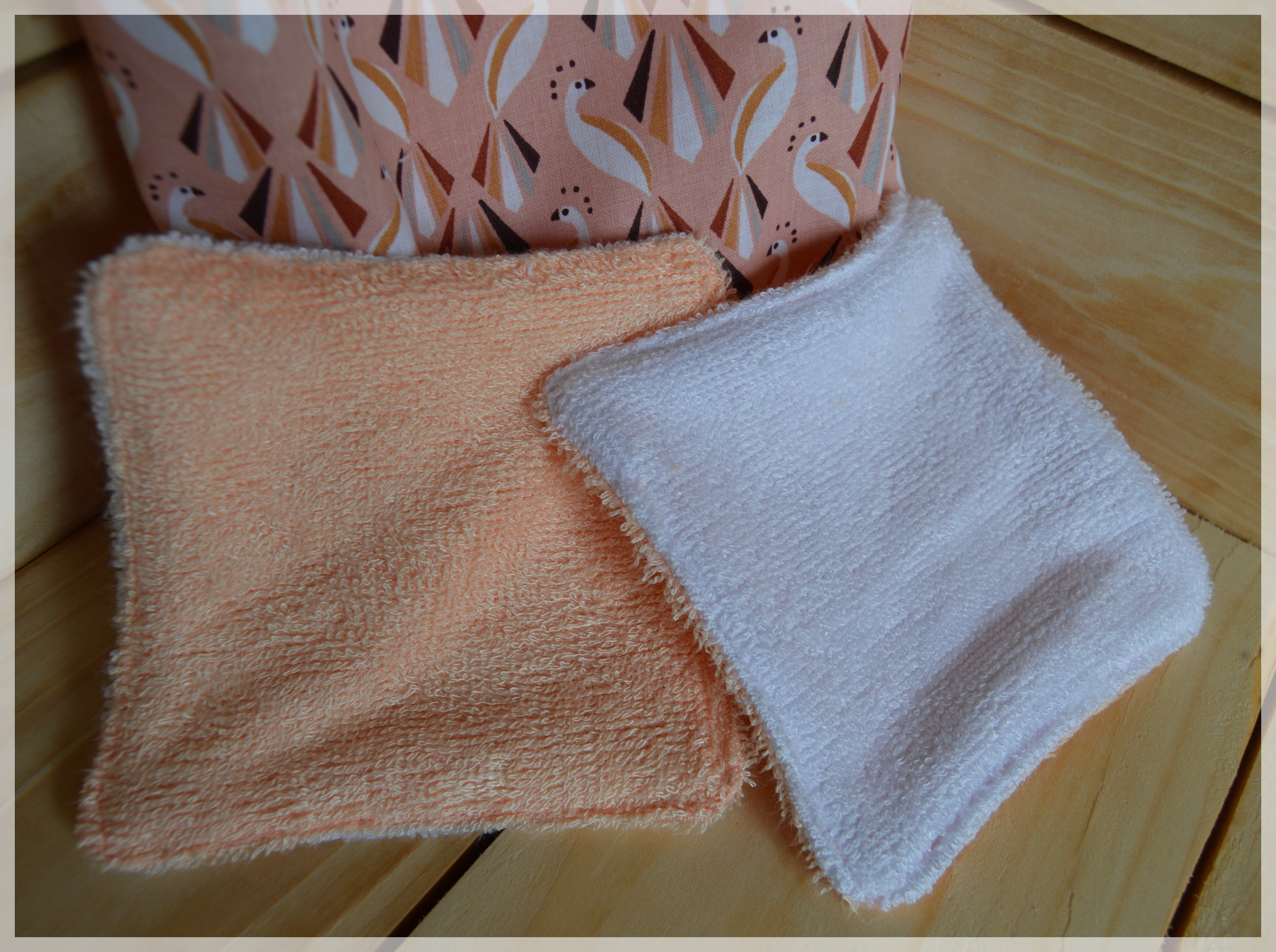 pochon et lingettes paon rose 4
