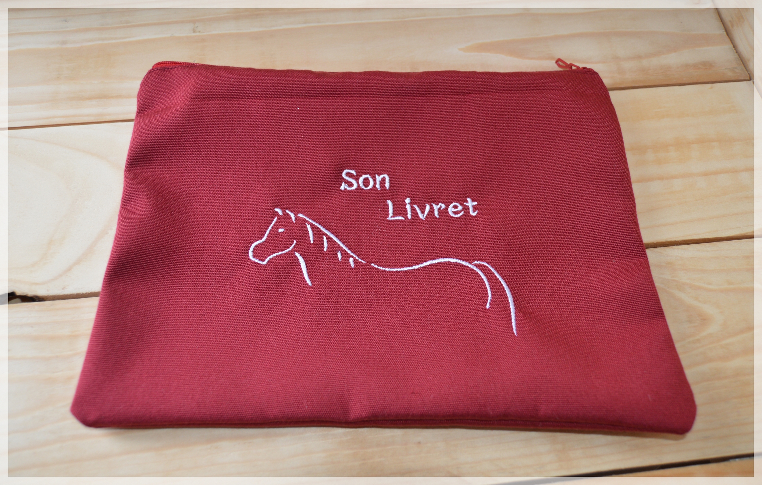 pochette livret bordeaux blanc 1