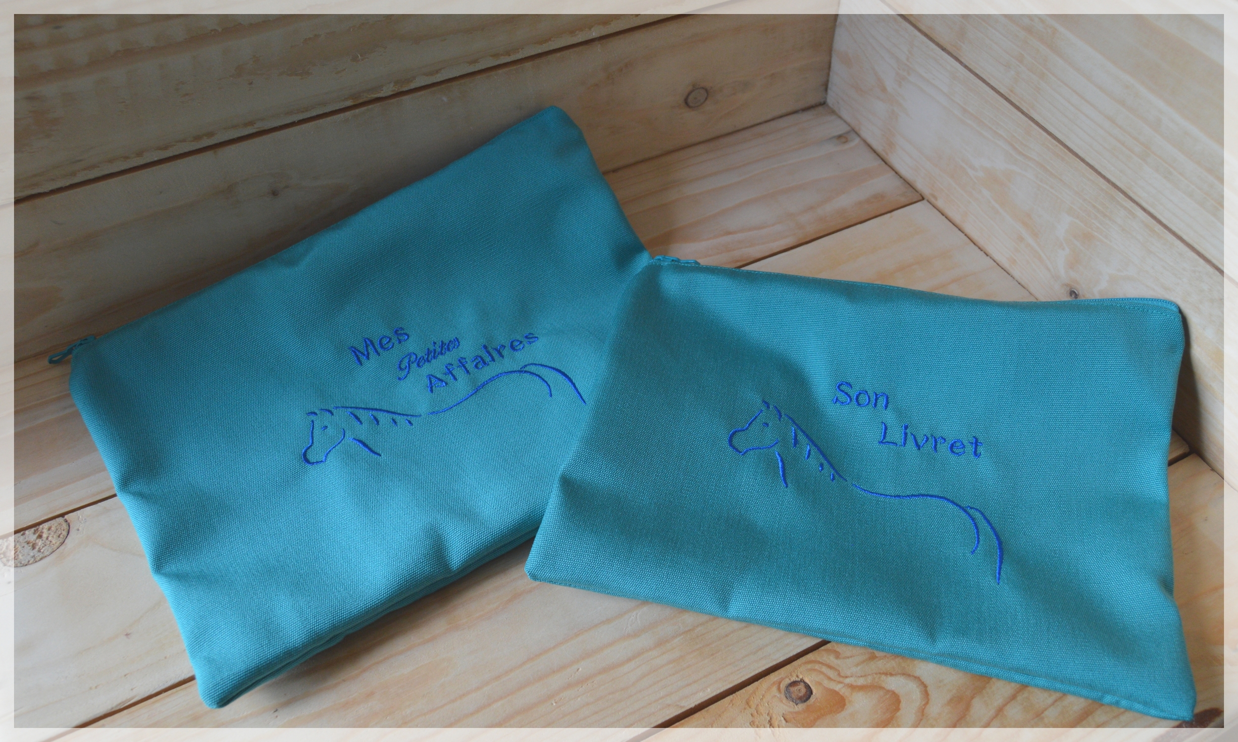 2 pochettes lagon bleu