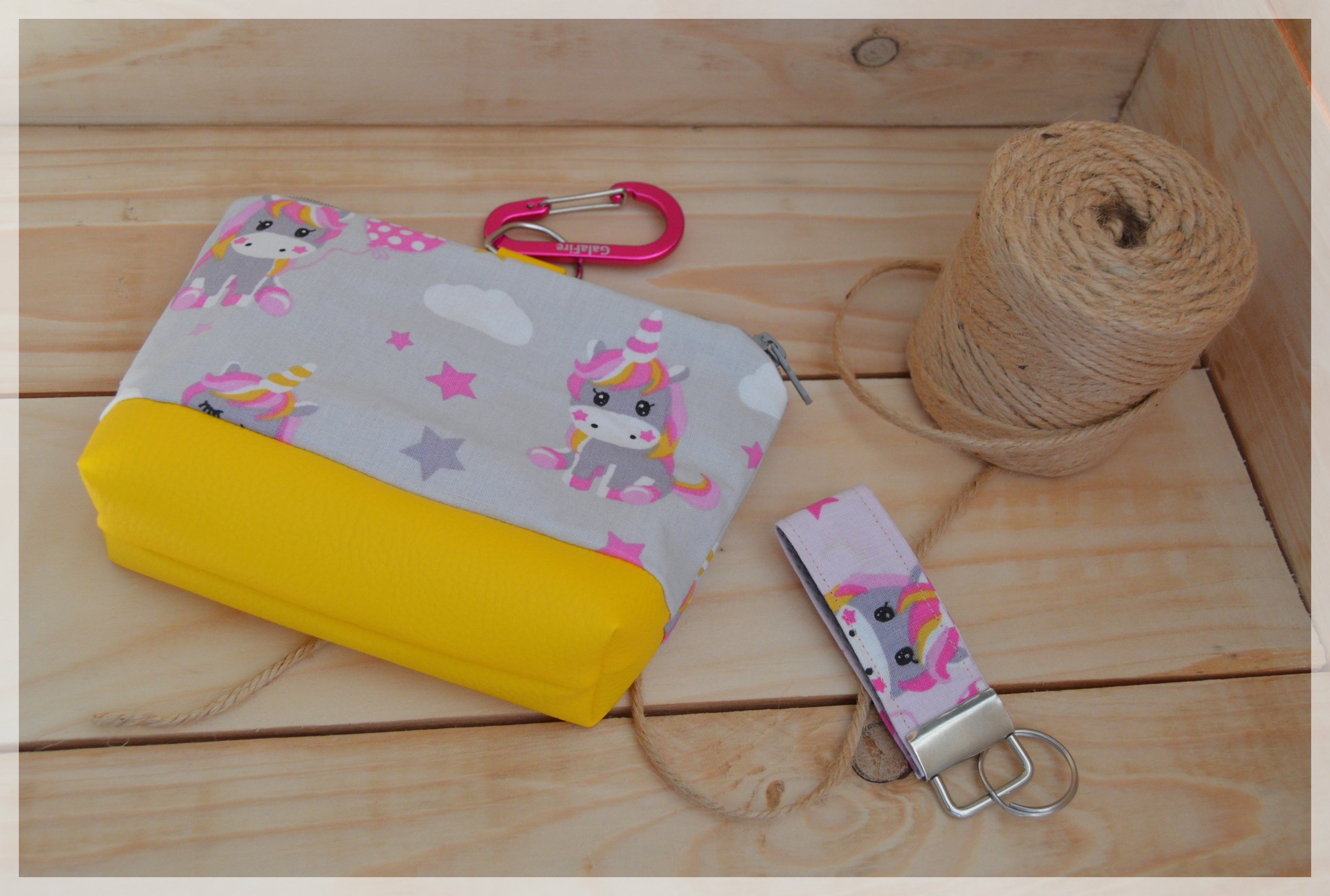pochette élastiques lison gris + porte clés