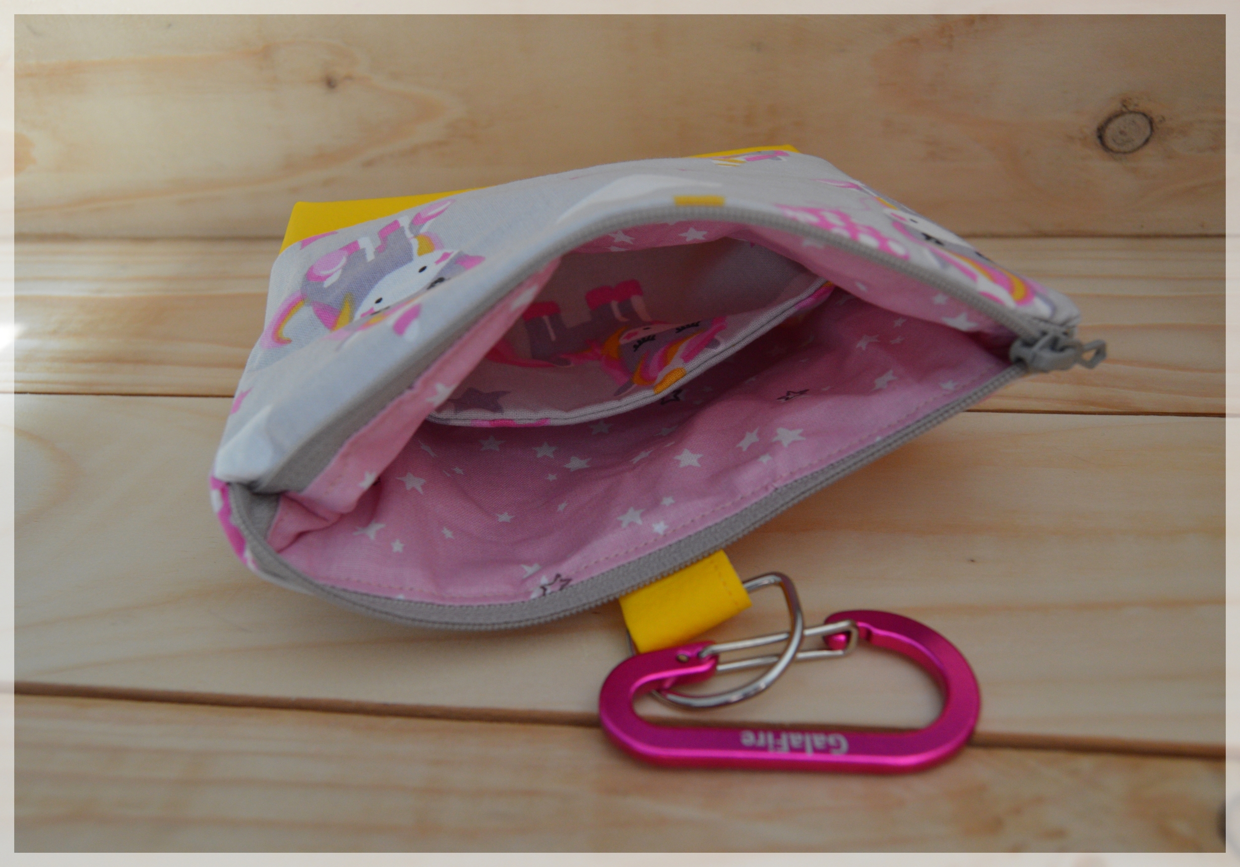 pochette élastiques lison gris jaune 2