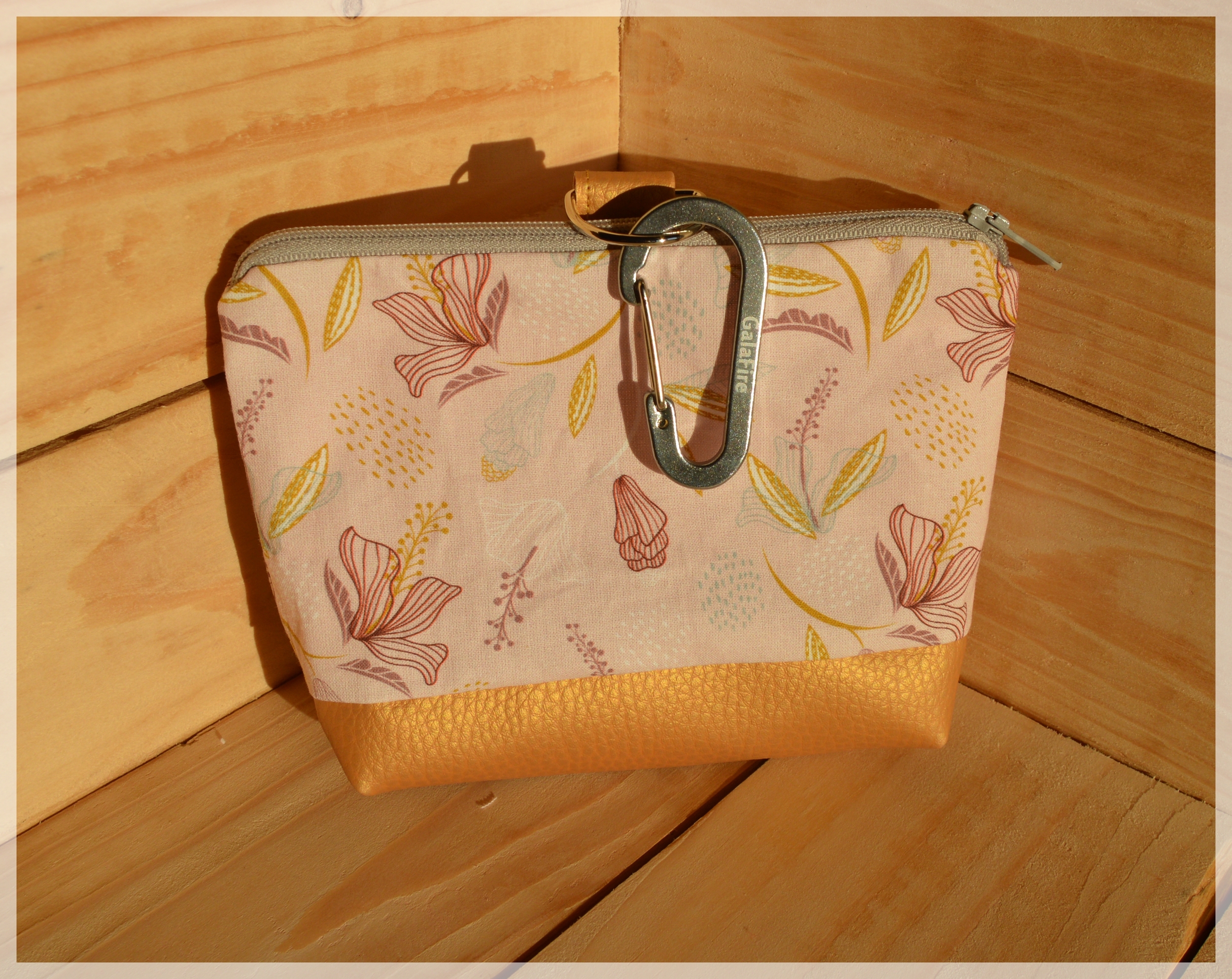 pochette élastiques floraison or 1