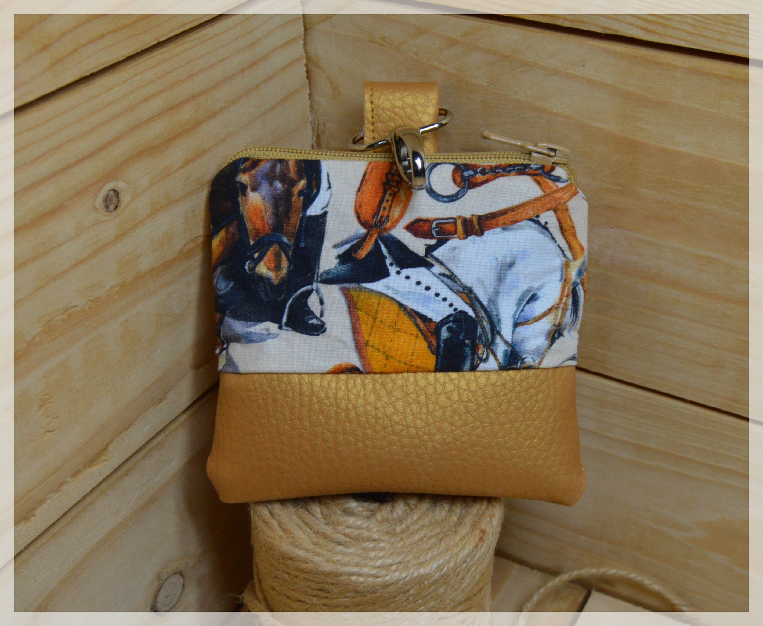 pochette friandises harnachement or 1