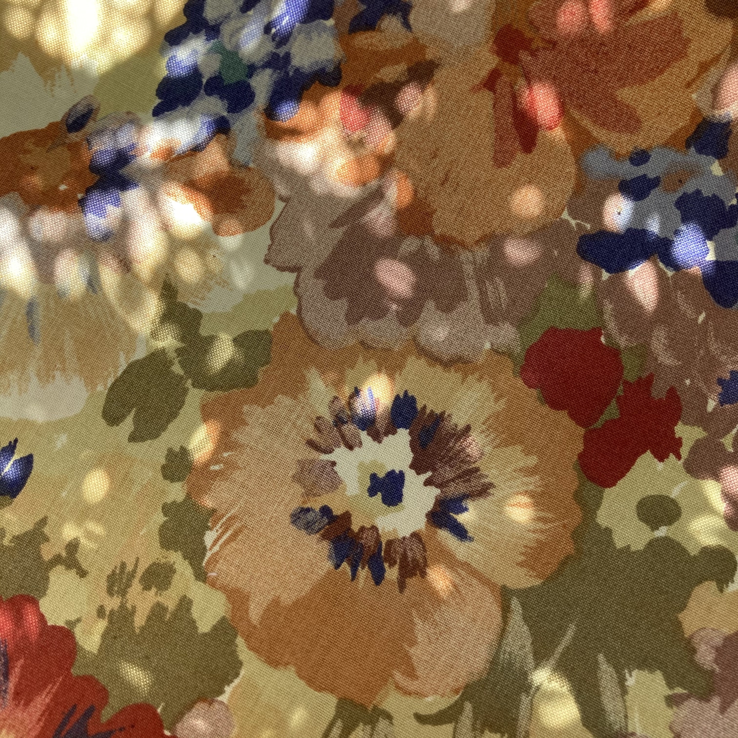 11 bouillo01 zoom tissu vintage pansy meadow bouillotte dame joucla
