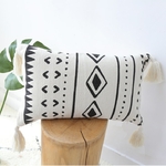 White-Black-Geometric-cushion-cover-Moroccan-Style-Tassels-rectangle-pillow-cover-for-Home-decoration-Sofa-Bed