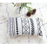 White-Black-Geometric-cushion-cover-Moroccan-Style-Tassels-rectangle-pillow-cover-for-Home-decoration-Sofa-Bed