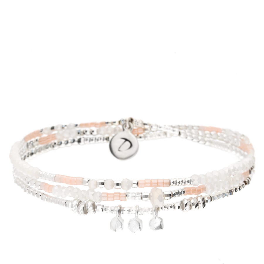 BR8636-3TOPRCM - bracelet triple tours perles blanches et roses, pendentif pierres martelées