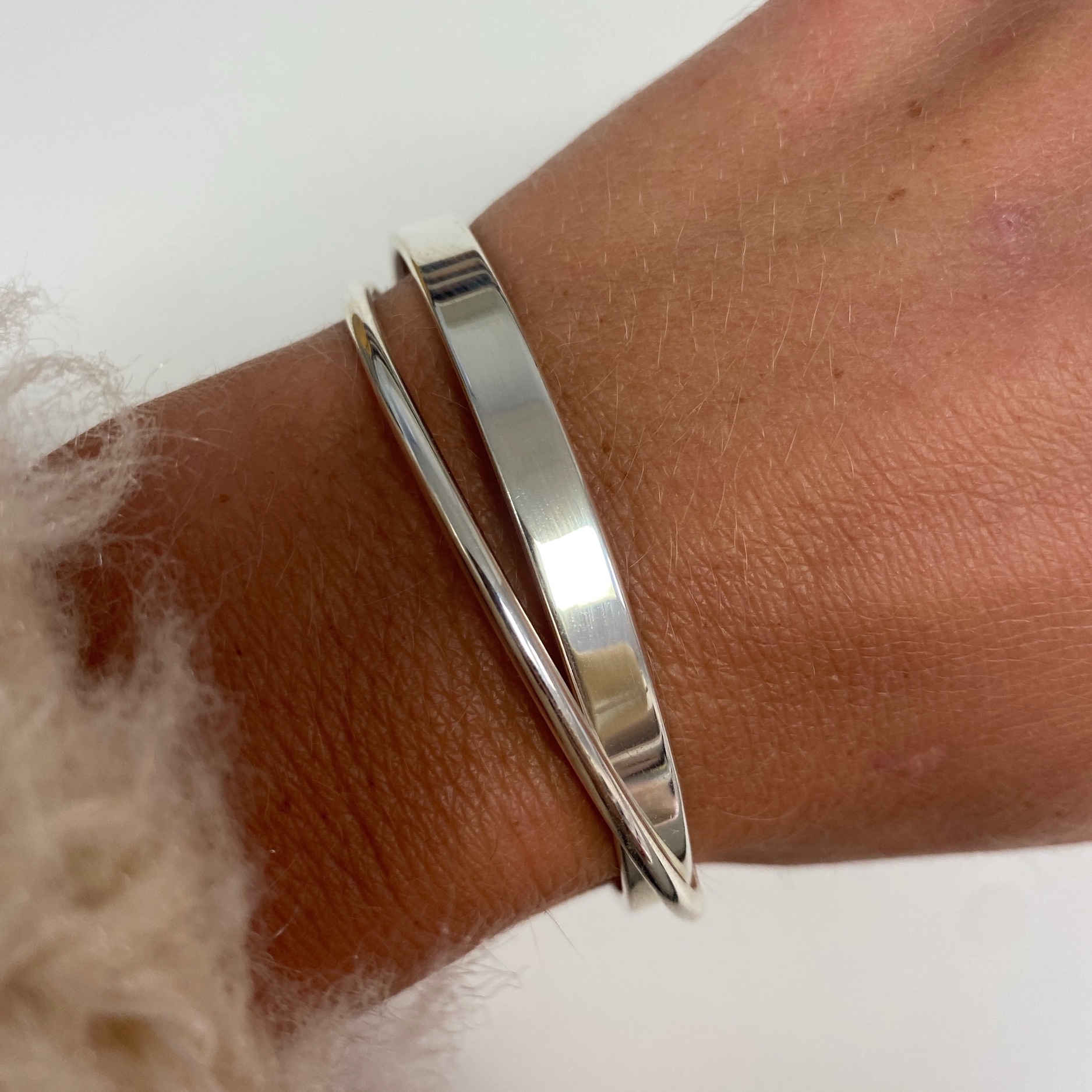 Bague Jonc En Argent Massif .925 : L'anneau Simple Taille 58, D'occasion Mais De Qualité !