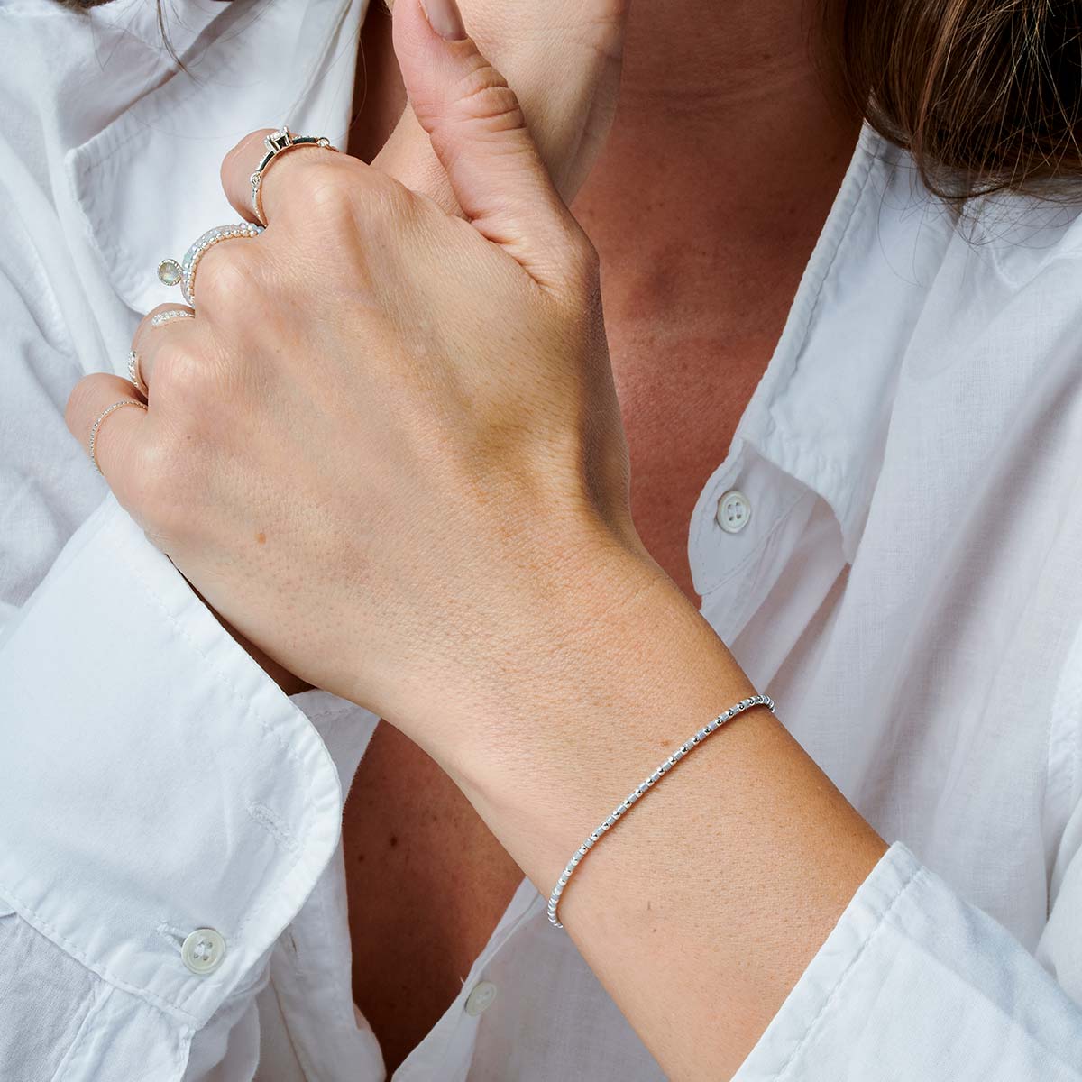 BRACELET ELASTIQUE GRAIN DE FOLIE-GRIS