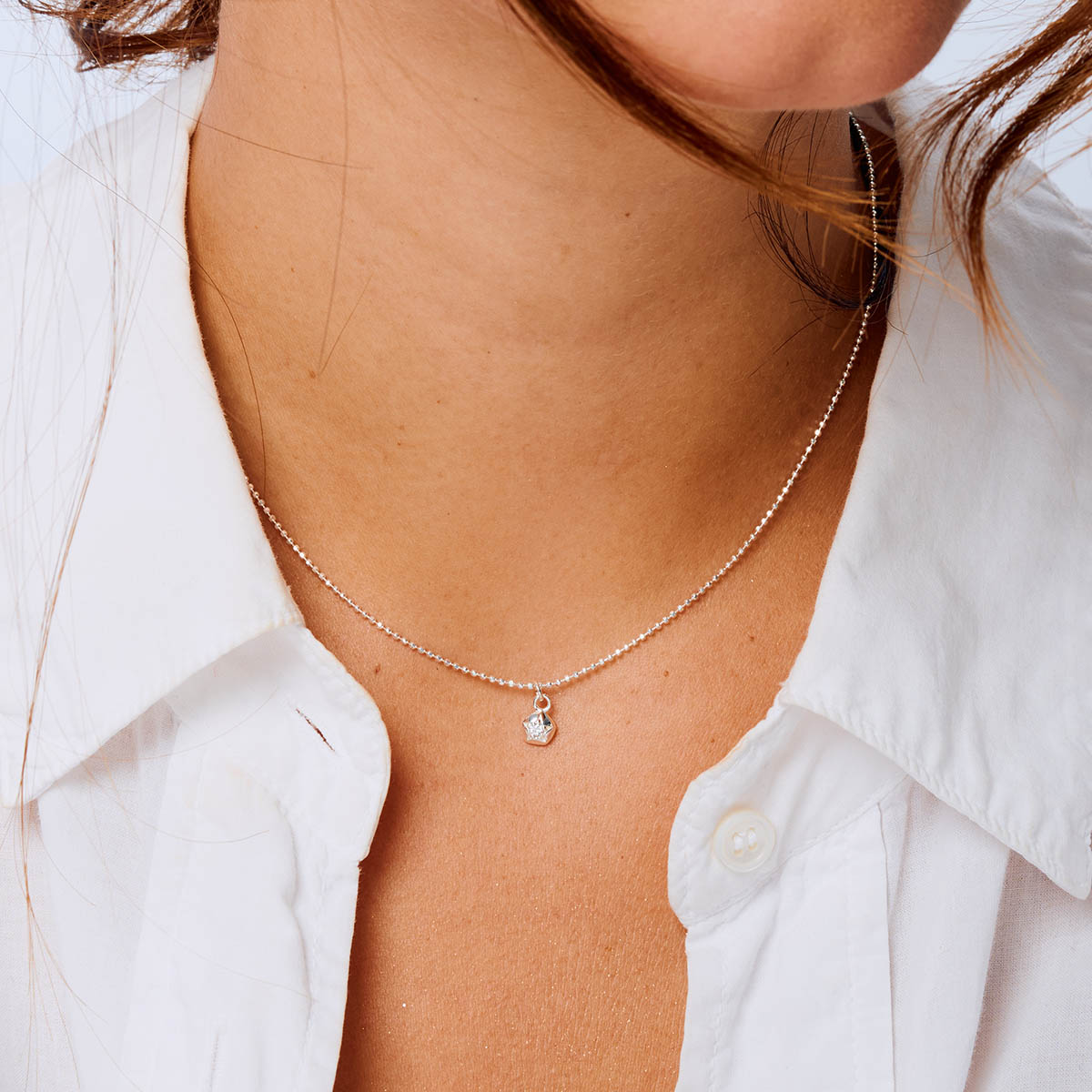 COLLIER PASTILLE ETOILÉE BRILLANTE CHAÎNE DIAMANTÉE