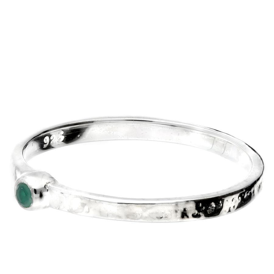 BAGUE ANNEAU FIN MARTELÉ PIERRE RONDE VERTE