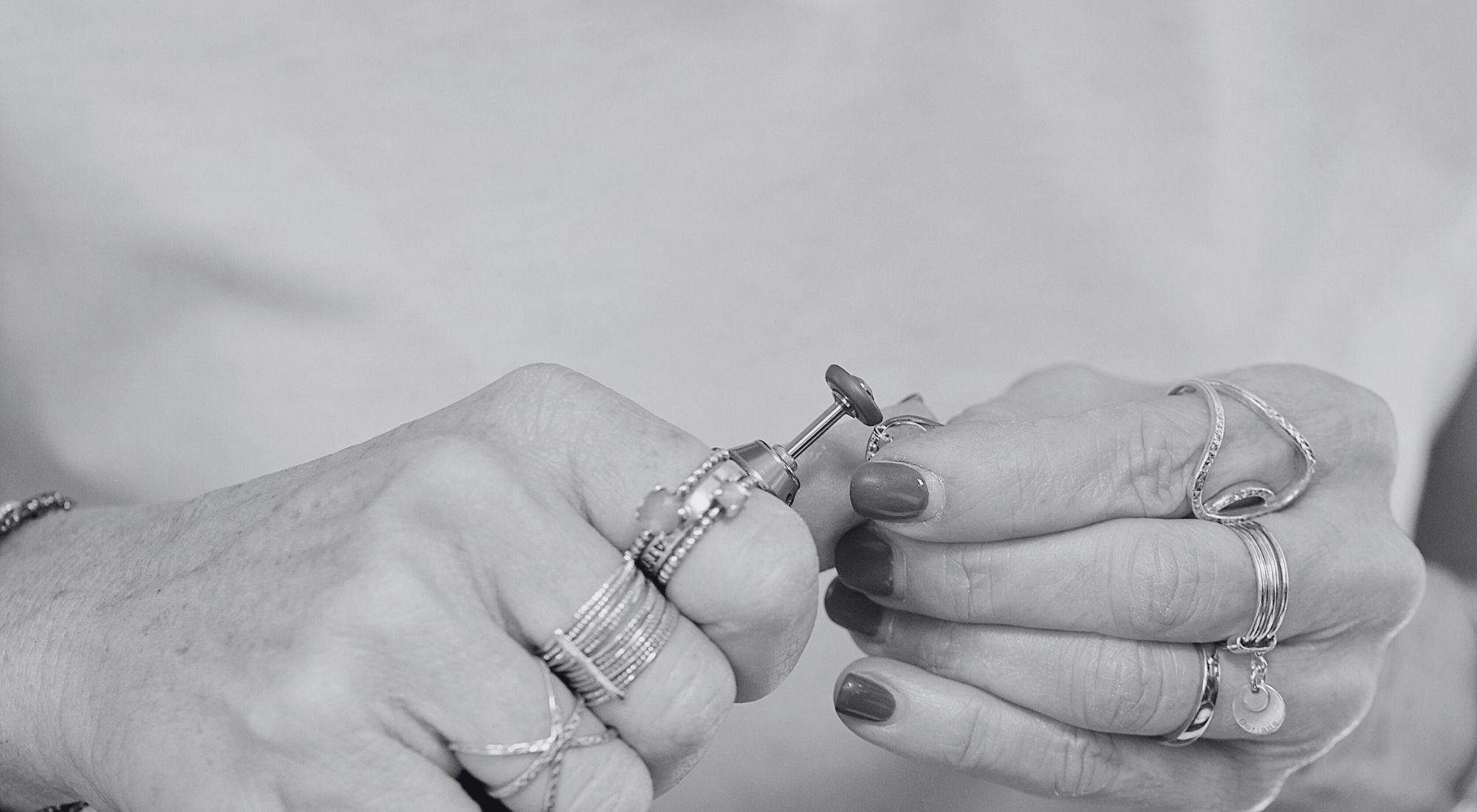 outils de bijouterie artisanale utilises dans l atelier doriane bijoux