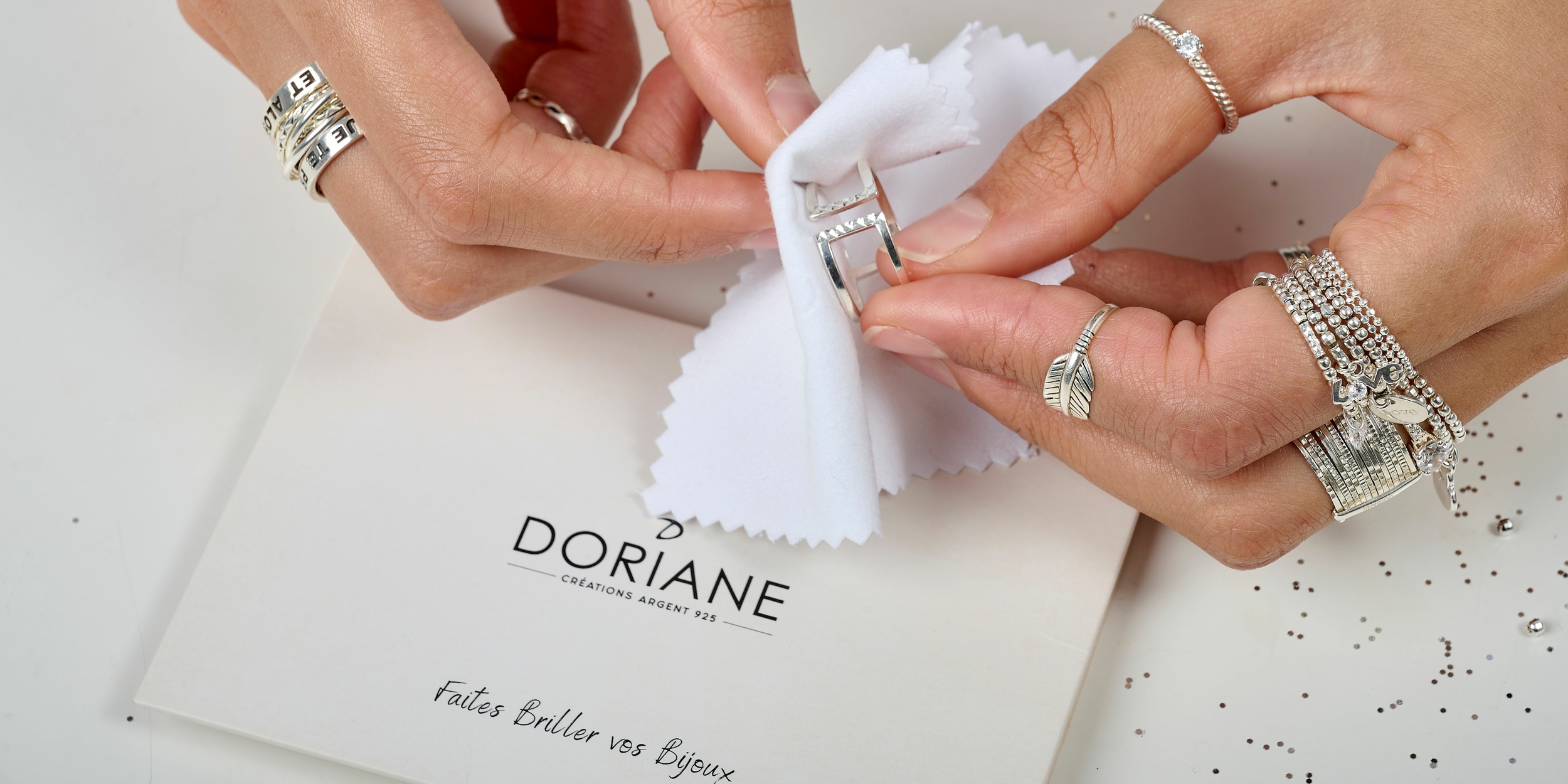 Nettoyage d’un bracelet en argent DORIANE – guide d’entretien des bijoux artisanaux
