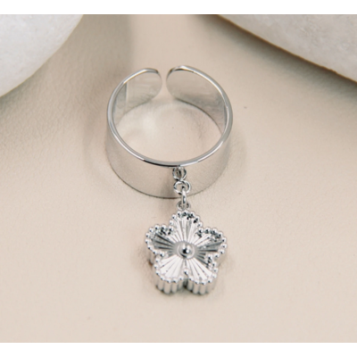 Screenshot 2025-05-05 at 12-46-31 Bague Trefle en Acier Inoxydable Ajustable Lucky Charm Bellissima Paris Fashion Shops
