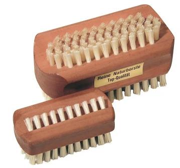 Petite brosse à ongles en bois de poirier et soies naturelles - Croll & Denecke