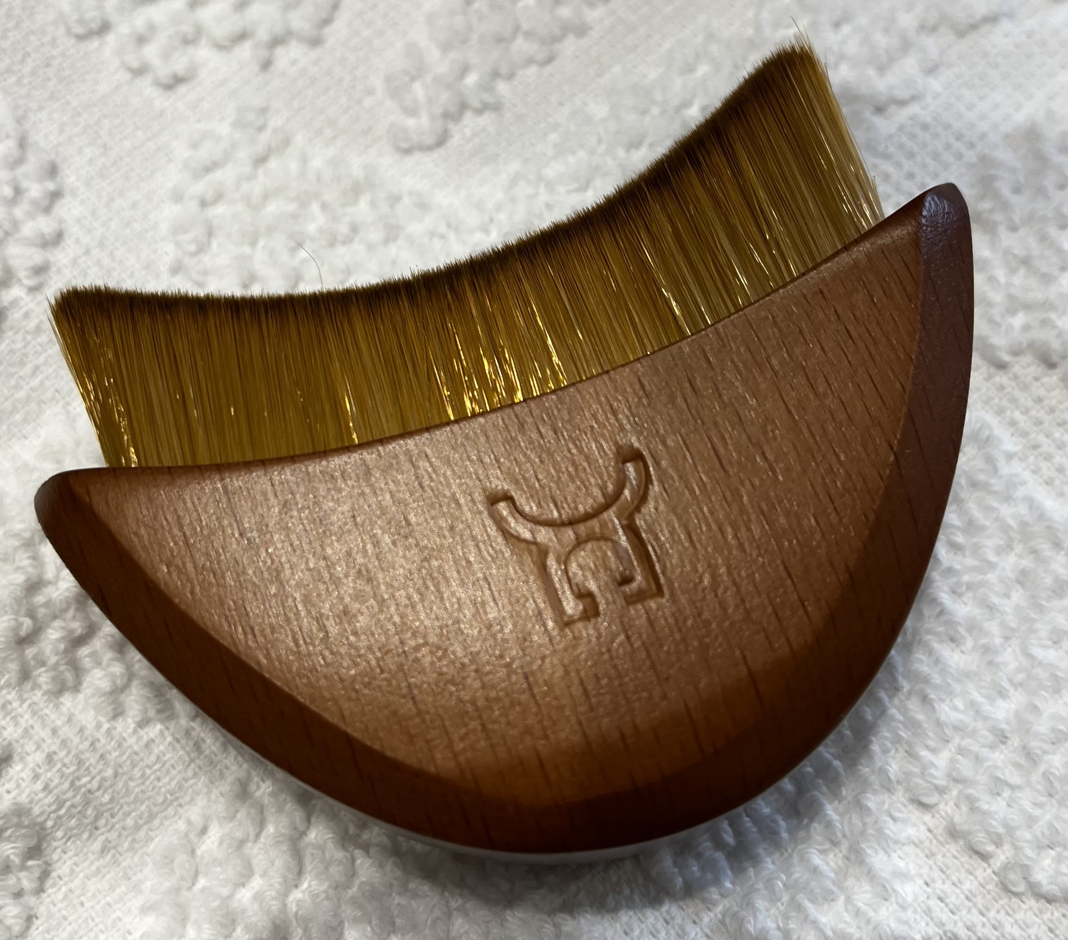 brosse contour visage