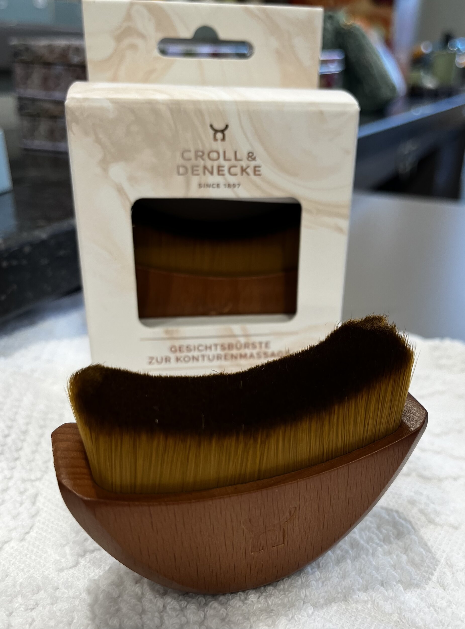 brosse contour du visage
