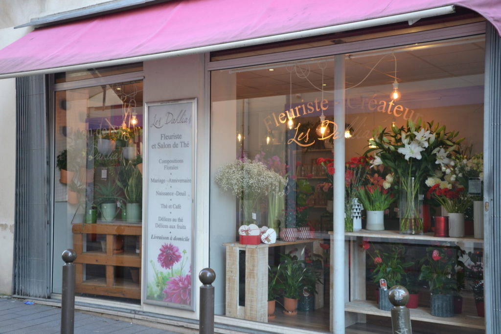 les dahlias fleuriste salon de the 104 rue paul vaillant couturier 95100 argenteuil c petitscommerces 2 scaled 1024x683