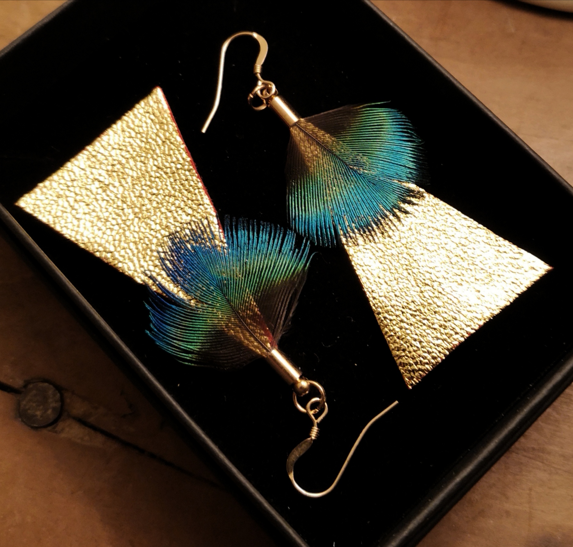 Gold Leaf Peacock by Verdegrine, Boucles d'oreilles créateur