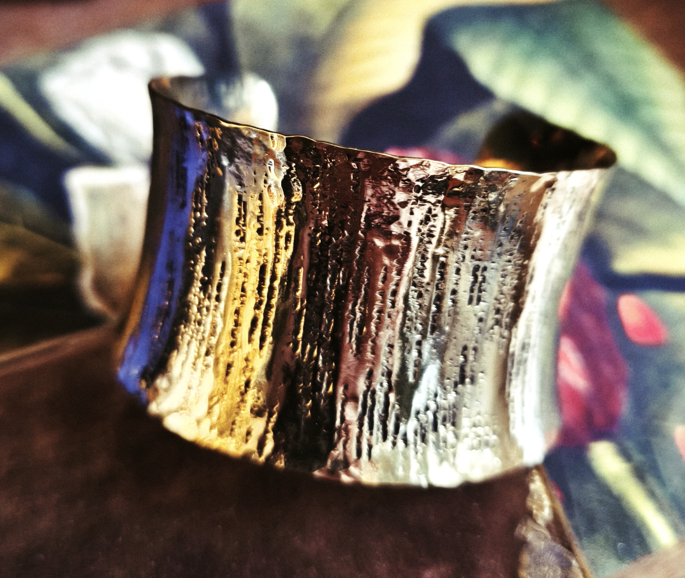 Atelier Verdegrine, Bijoux, Bracelet Manchette, martelé écorce darbre