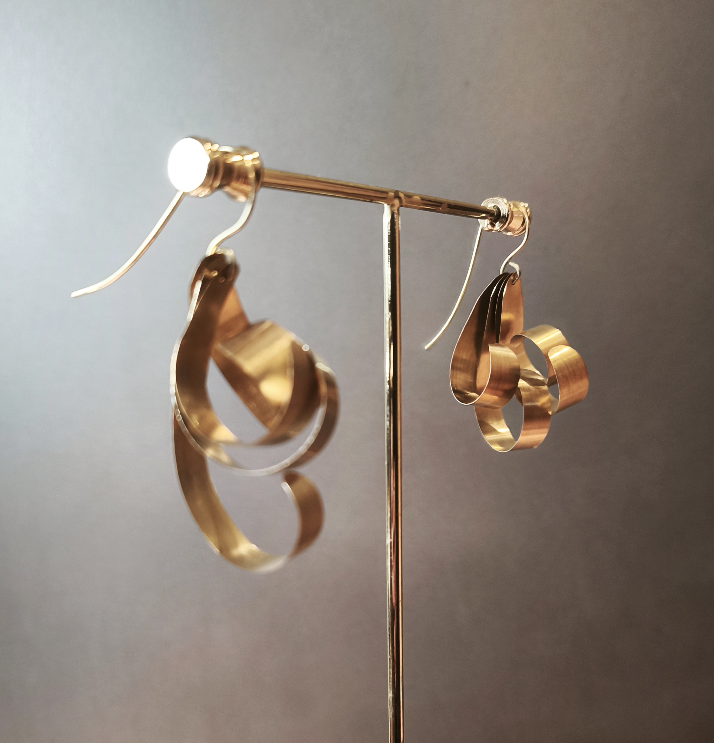 Boucles doreilles Arabesque, verdegrine, Artisane dart