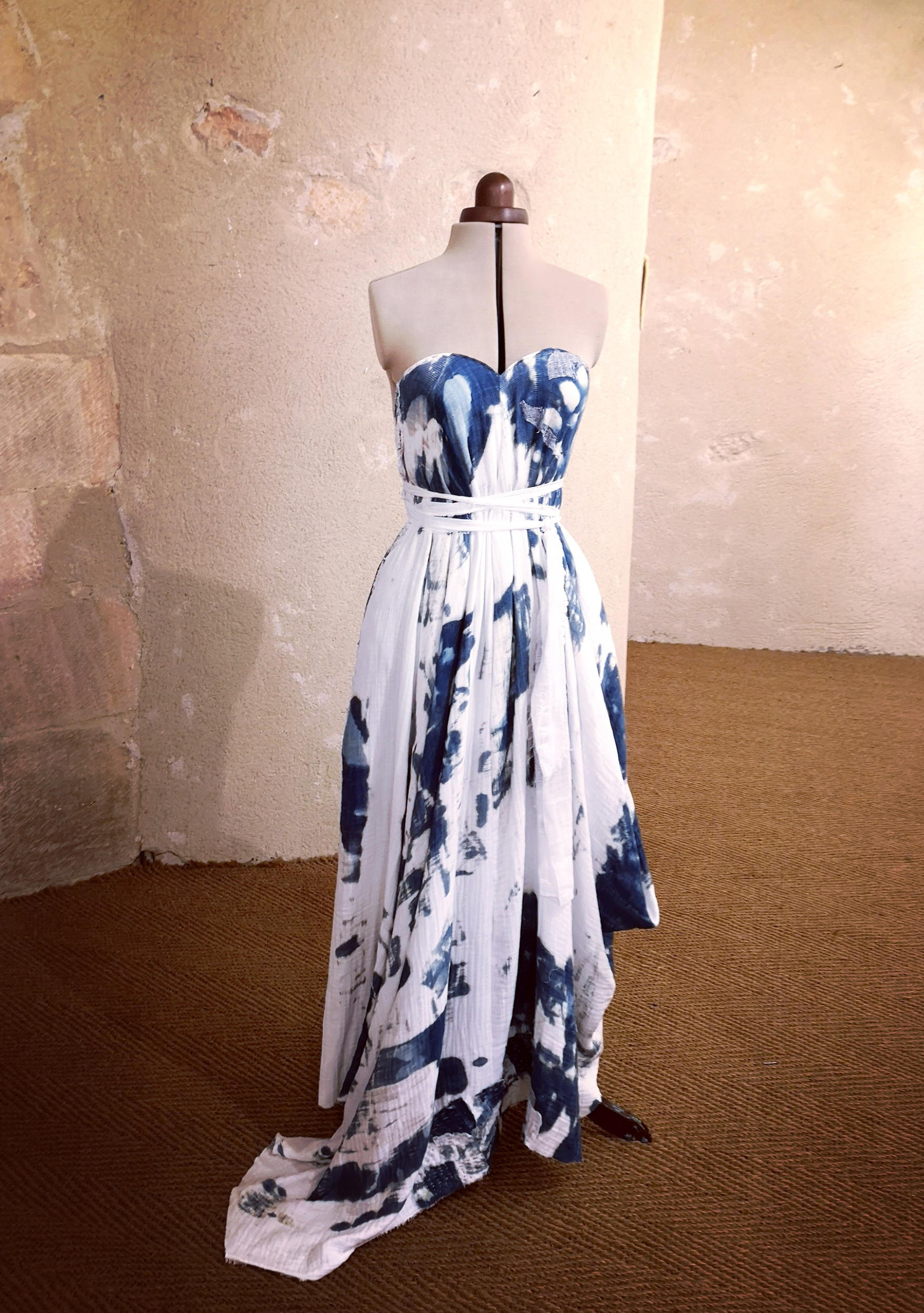 esther pillot hanabira exposition fils et metiers 2022 verdegrine boro sashiko robe bleu de prusse chateau de varaignes