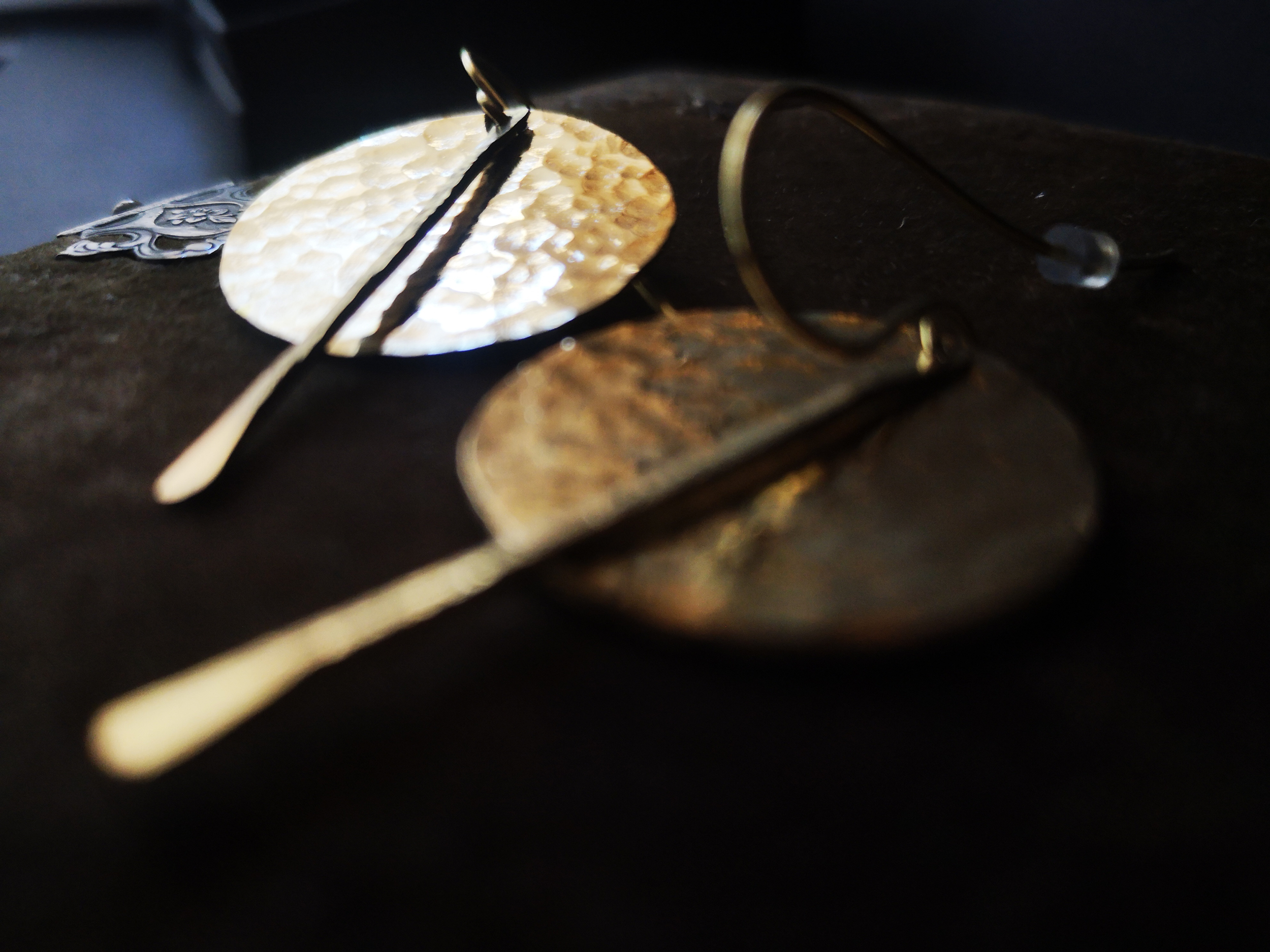 boucles d oreilles dinandees verdegrine collection capsule musee du chateau de wurtenberg montbeliard bijoux createur