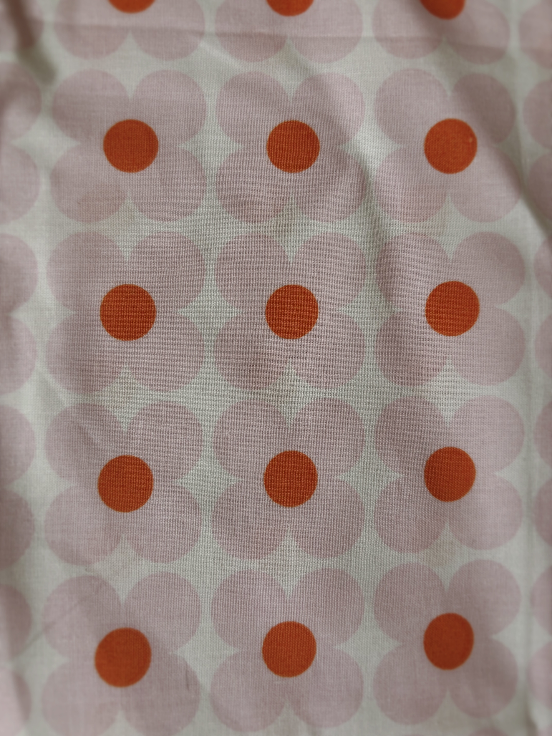 AB7C4D40-D923-4128-B6C6-FFEBBB6B6B32