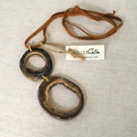 Collier en cuir et corne de boeuf - atelier calla