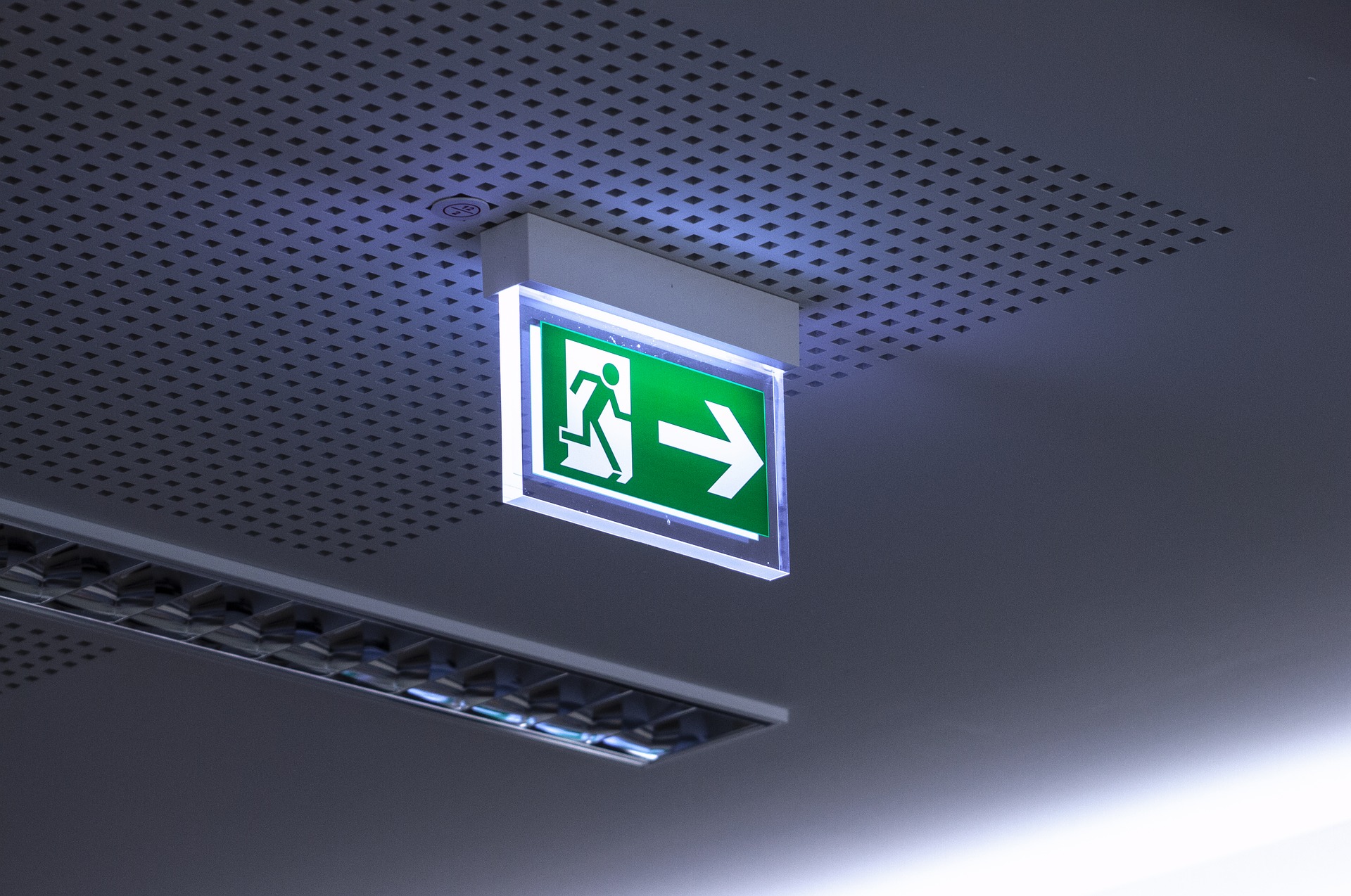 emergency exit 4168808 1920