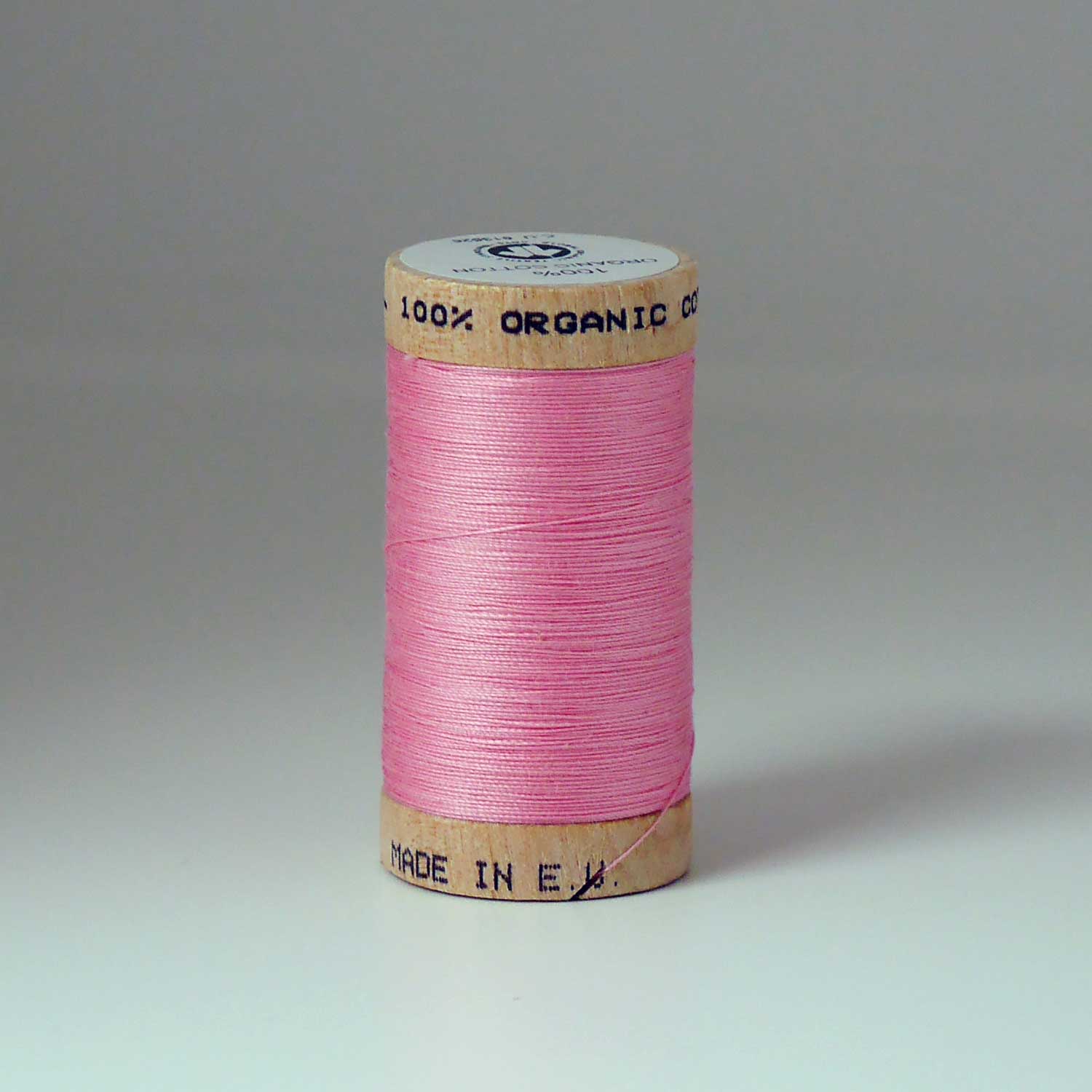 bobine-fil-coton-biologique-rose-4809-la-cousine