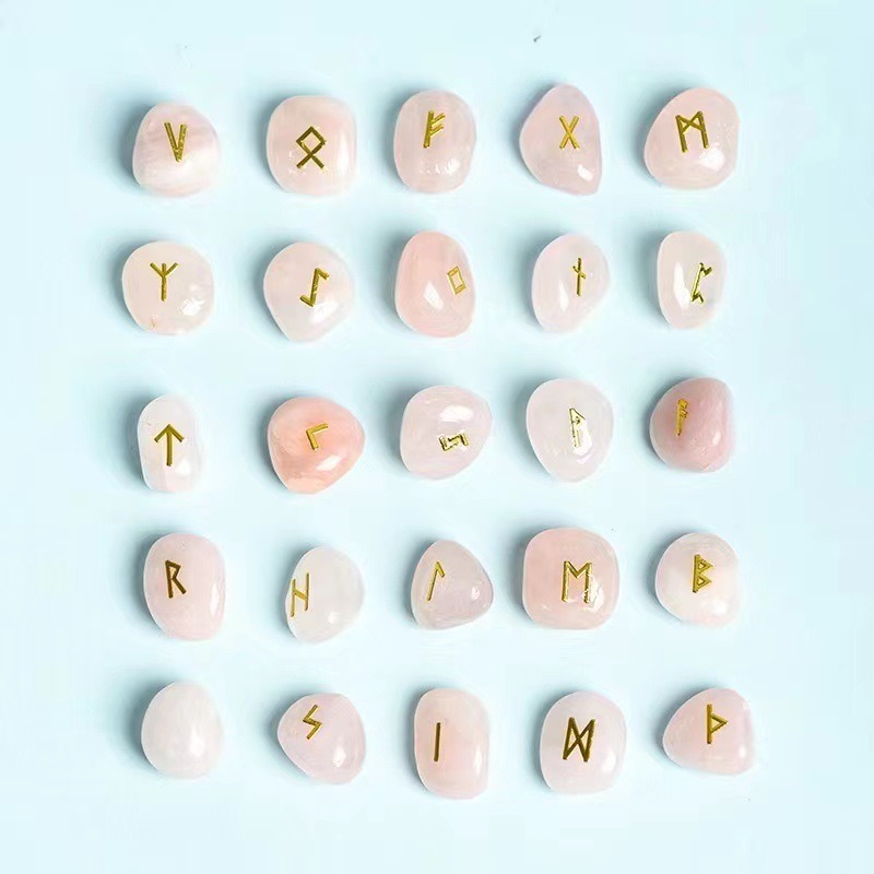 Runes Divinatoires en Quartz Rose Naturel – Amour & Guidance Douce ...
