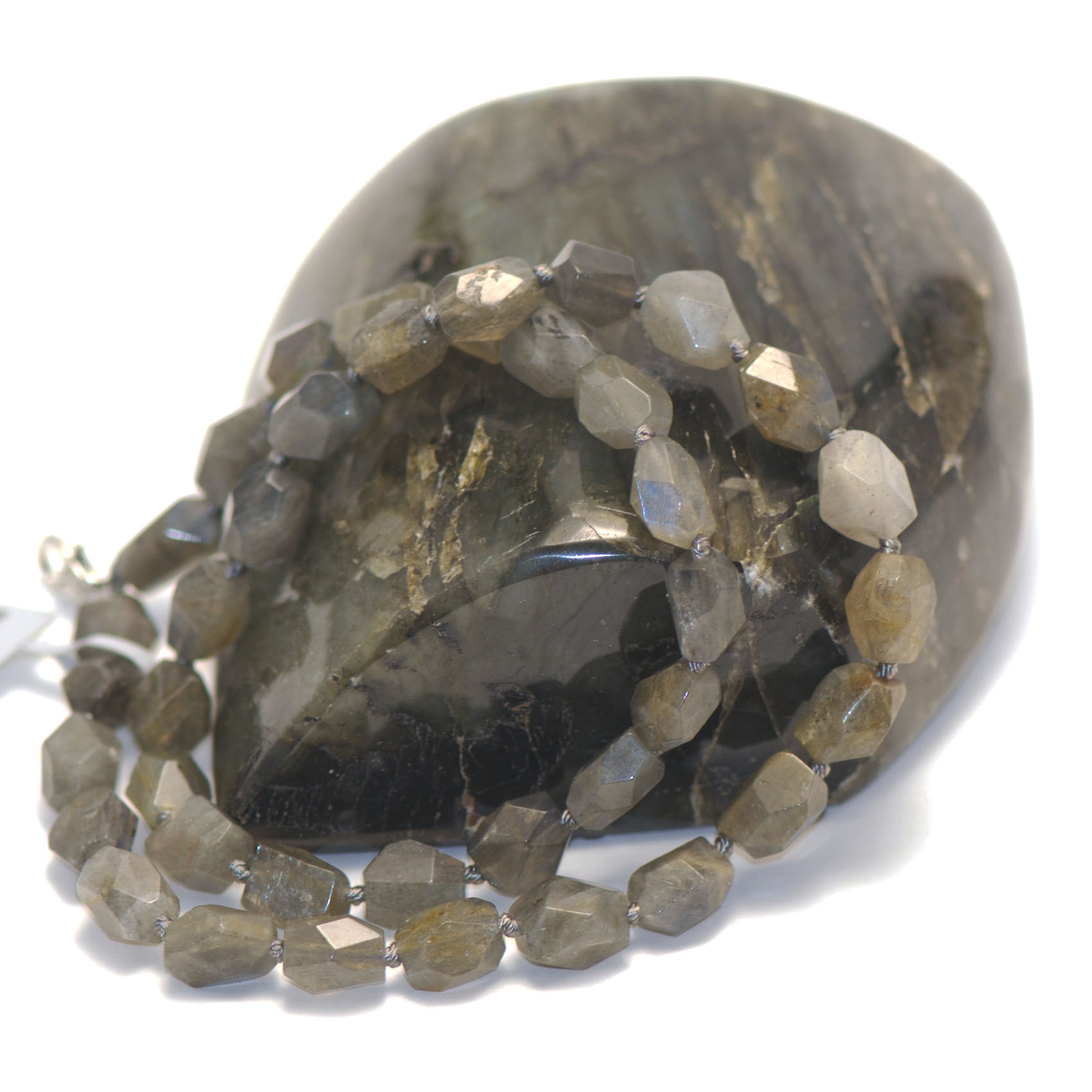 mini galet facettée collier en pierre naturelle de labradorite