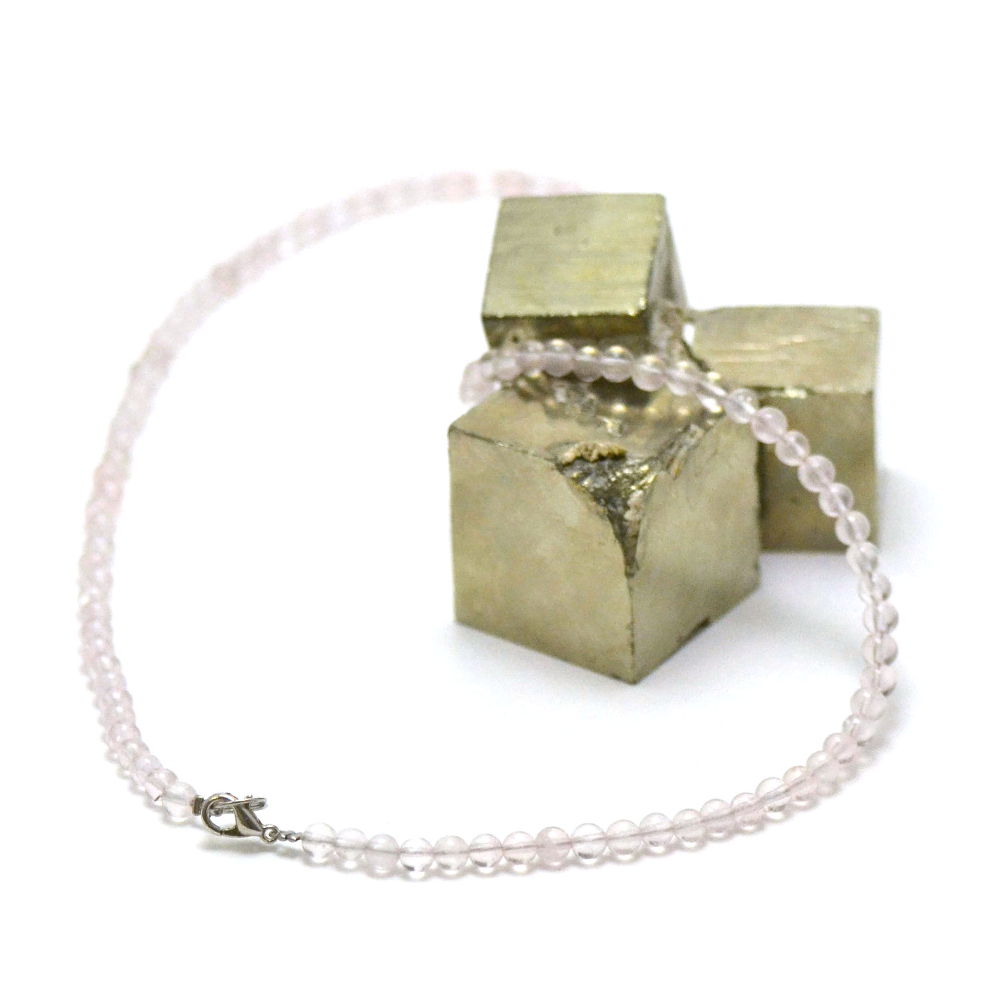 Collier de perles rondes lisses en saphir bleu du Myanmar, gemme