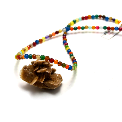 collier agate teintée multicolore "ronde facettée 4 mm"