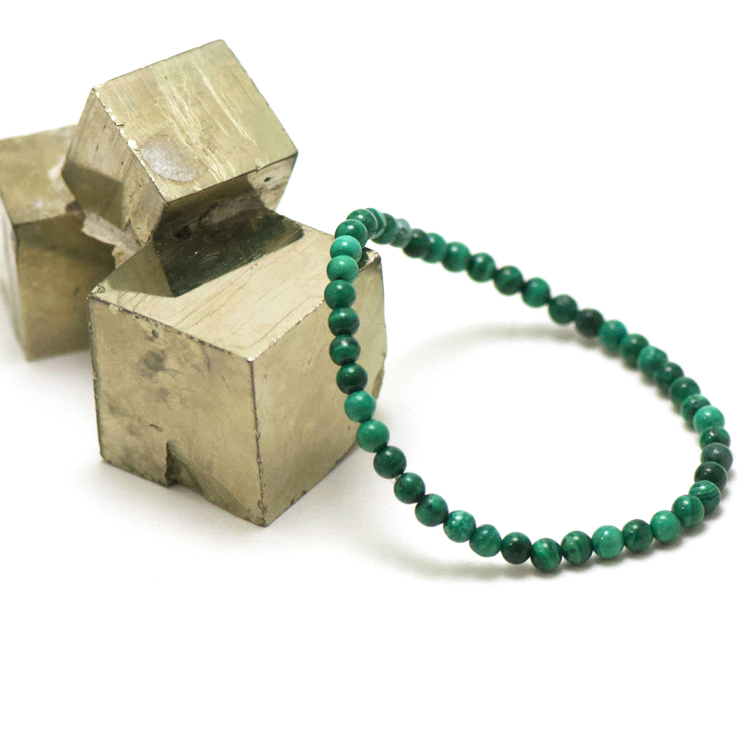 Bracelet 30 gr avec 16 perles en MALACHITE verte 12 x 16 mm