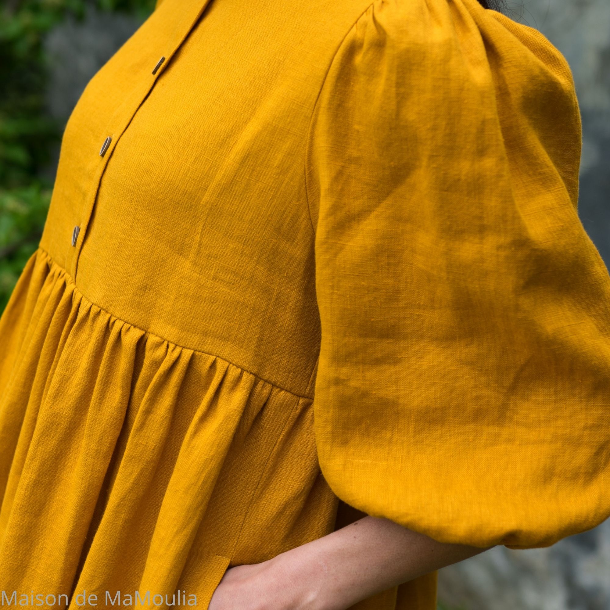 robe-midi-femme-manches-ballon-pur -lin-lave-français-offon-maison-de-mamoulia-jaune- moutarde