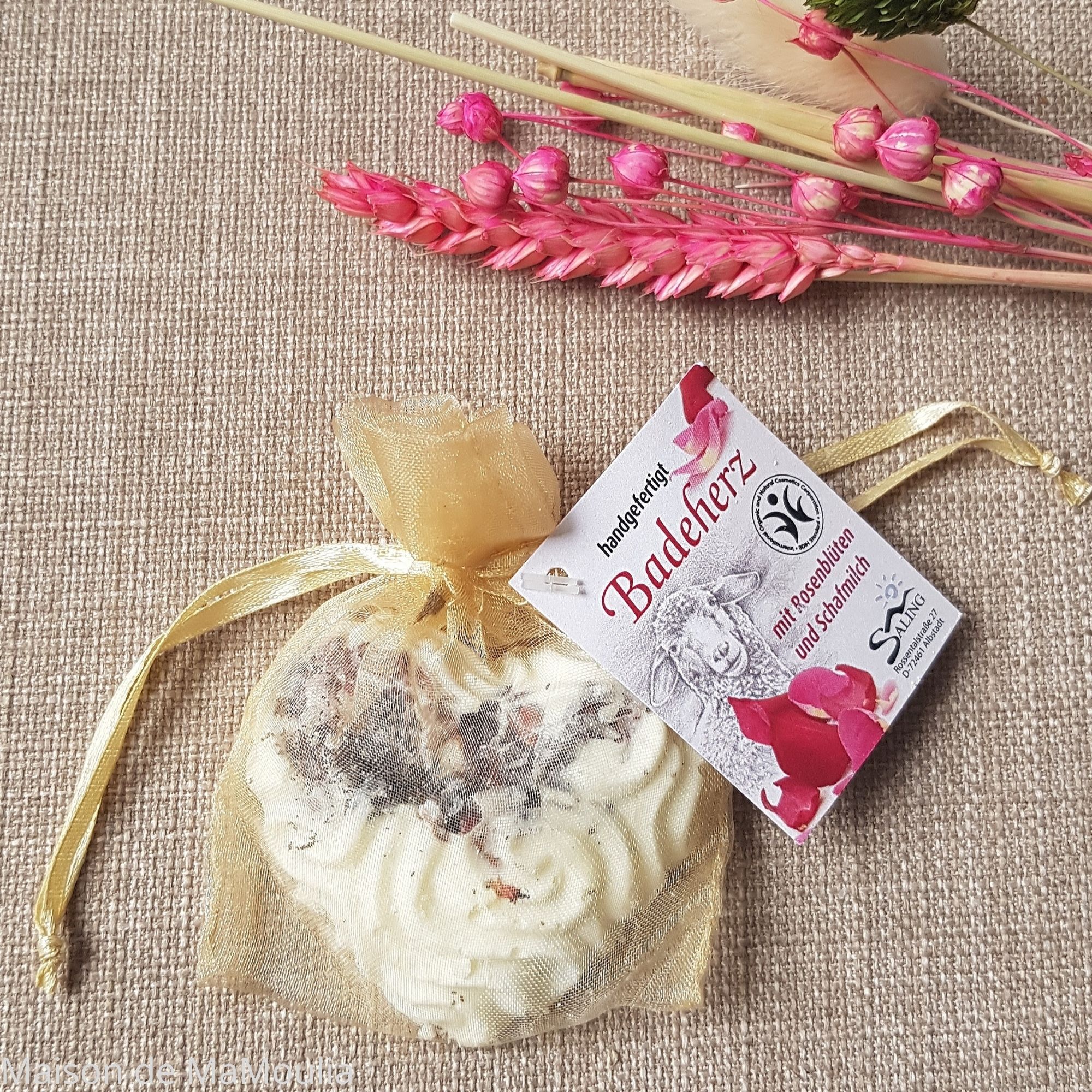 bombe-de-bain-coeur-saling-naturel-lait-de-brebis-maison-de-mamoulia-rose----