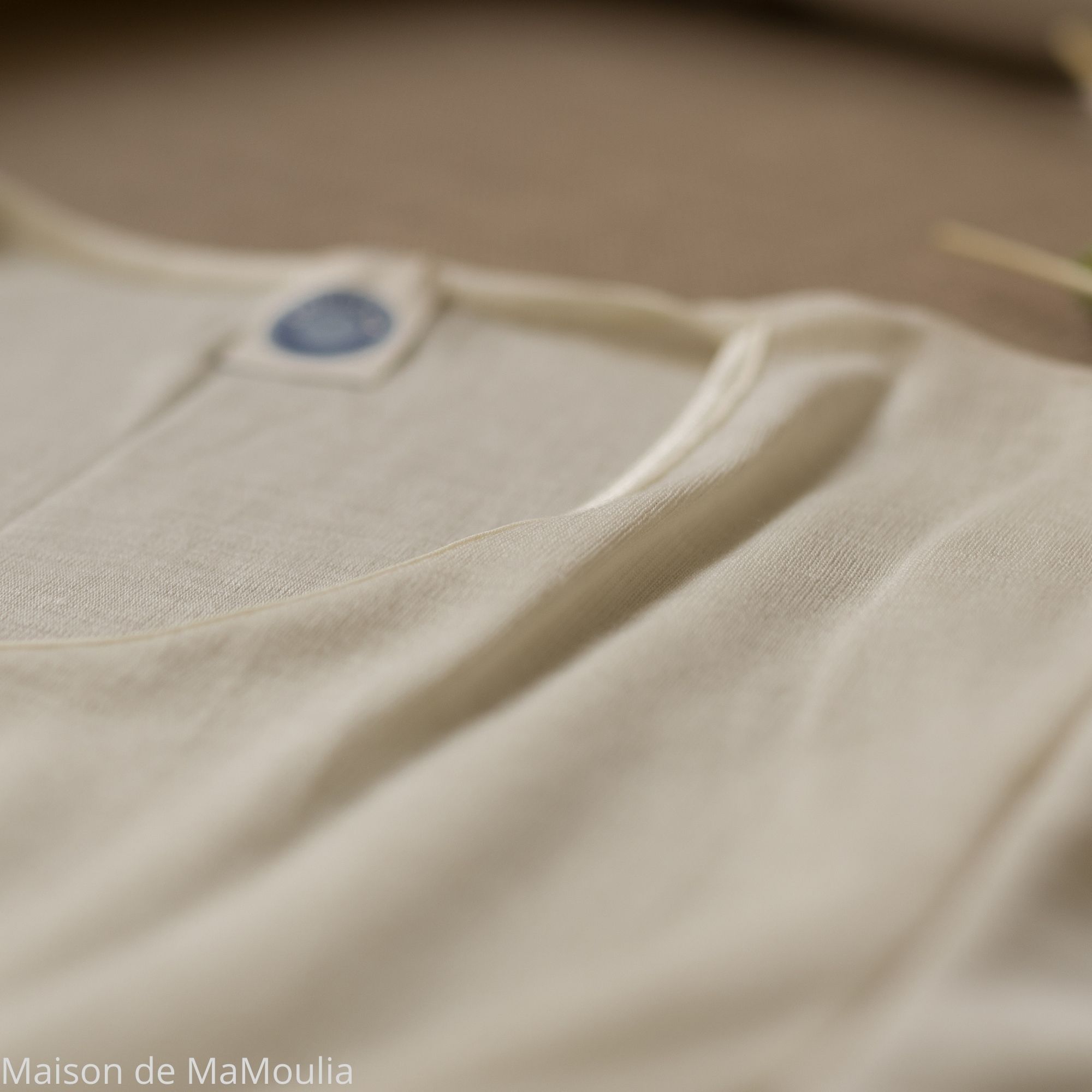 top-tshirt-thermoregulateur-cosilana-laine-soie-femme-maison-de-mamoulia-blanc-ecru-