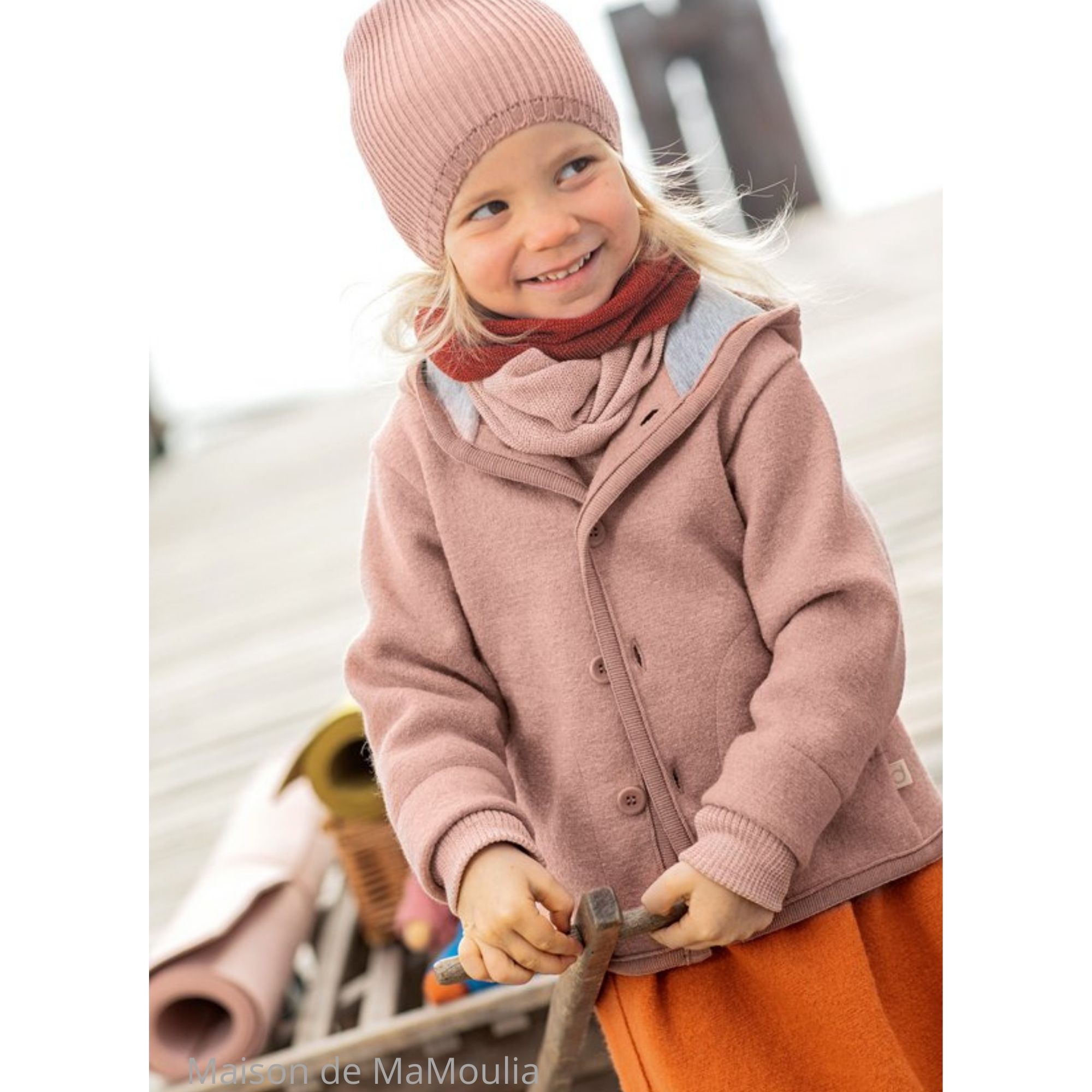 veste-manteau-bebe-enfant-disana-laine-bouillie-maison-de-mamoulia-rose-jupe-orange-bonnet-cou