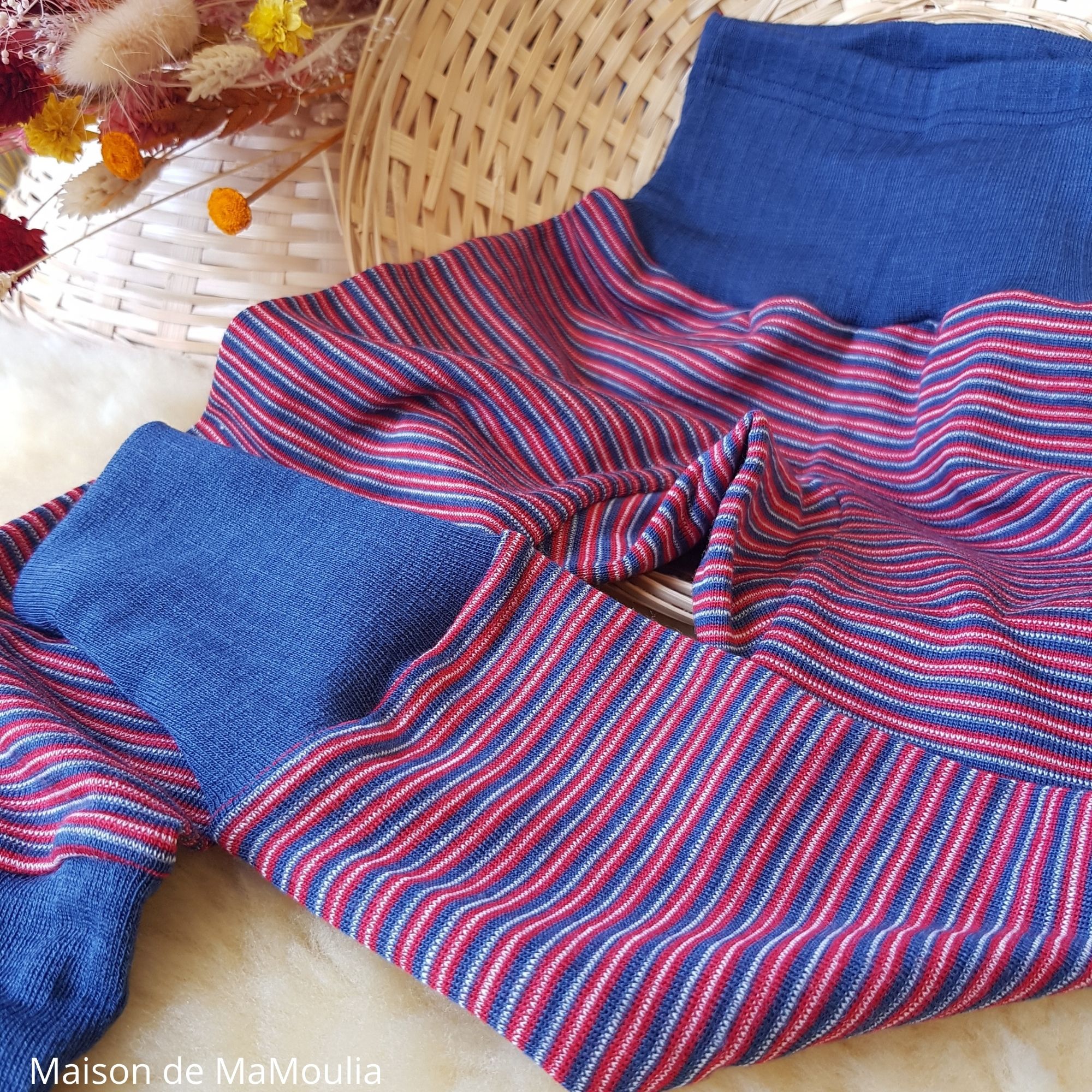 pantalon-taille-large-cosilana-laine-soie-bio-bebe-enfant-maison-de-mamoulia-rayures-rouge-bleu-(1)