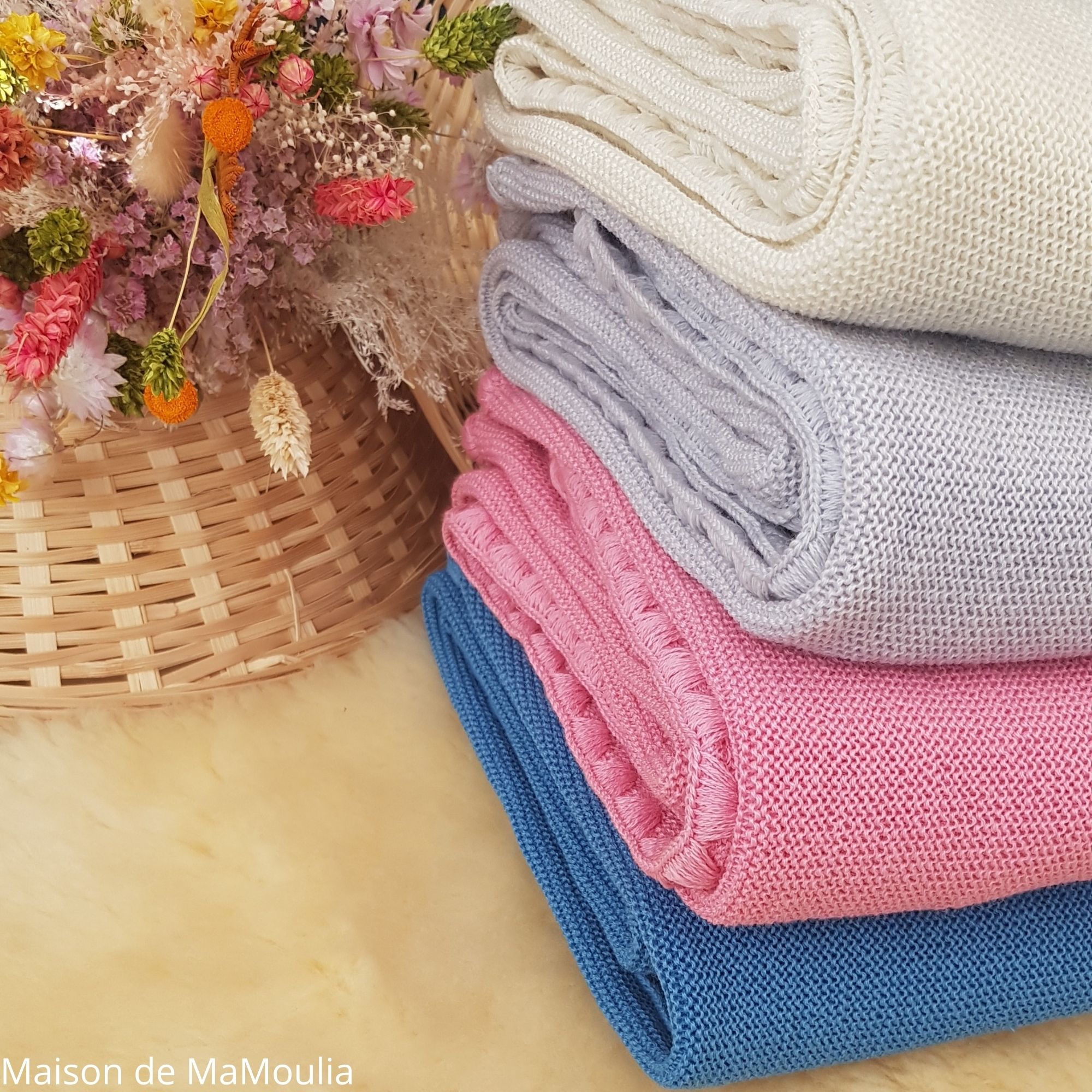couverture-laine-merinos-tricotée-bio-legere-ete-disana-maison-de-mamoulia